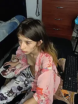 KratosAfroditacs Adlı Modelin Canlı XXX Sohbeti