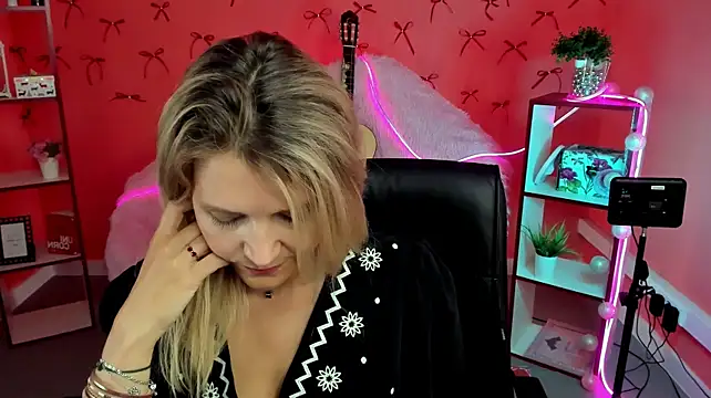 XXX chat uživo modela NicoleHitman