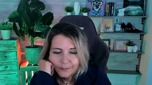 NicoleHitman Live XXX-Chat