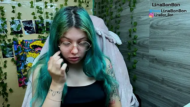 Show modela LinaBonBon na web-kameri