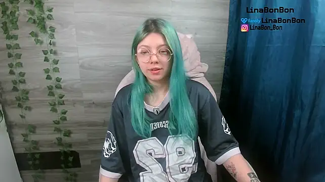 LinaBonBon Show in webcam