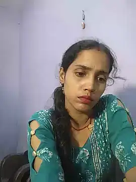 indiandesilive Adlı Modelin Canlı XXX Sohbeti