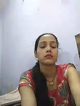 indiandesilive Adlı Modelin Canlı XXX Sohbeti