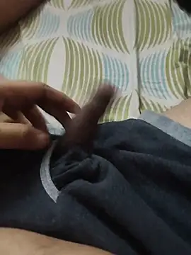 horniestboi Show in webcam