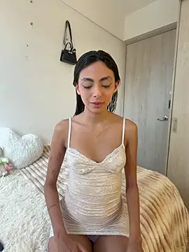 ZaraLuuv's Live XXX Chat
