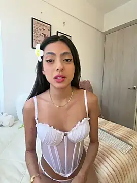 ZaraLuuv's Live XXX Chat