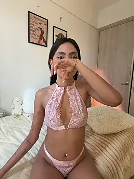 ZaraLuuv's Live XXX Chat