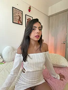 Chatroom XXX en direct de ZaraLuuv
