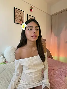 ZaraLuuvn Live XXX chat