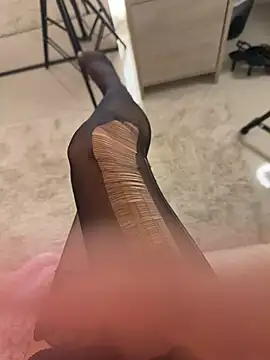 ZaraLuuvn Live XXX chat