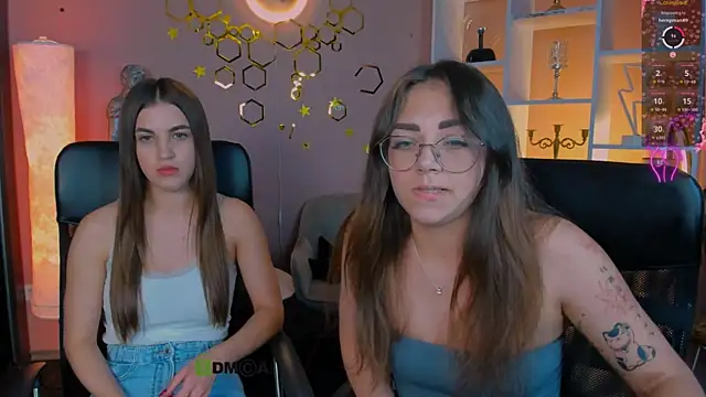Show modela kiki_swan na web-kameri