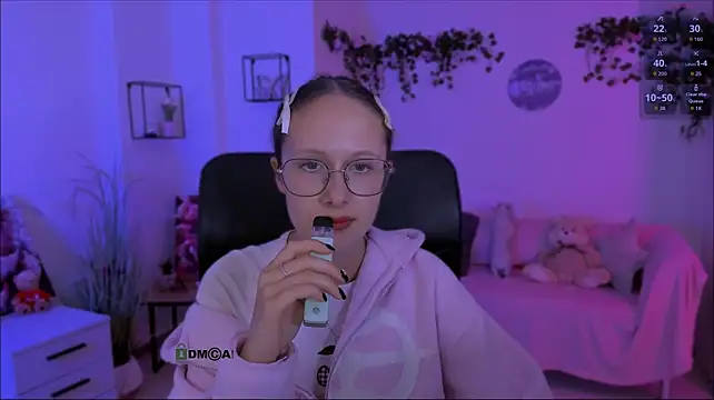 Živý XXX chat mona_cloud