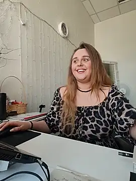 Chat soba uživo modela Juicy_PeachLux