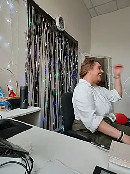 Juicy_PeachLux's Live XXX Chat