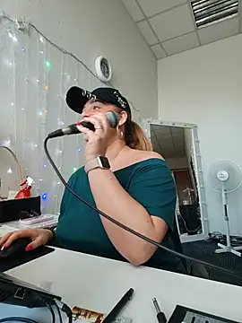 Juicy_PeachLux Live XXX-chat