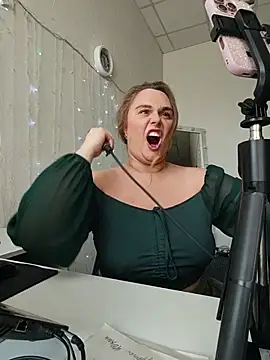 Juicy_PeachLux's Live XXX Chat