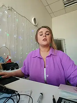 Juicy_PeachLux's Live XXX Chat
