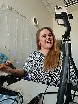 Živý XXX chat Juicy_PeachLux