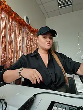 دردشة Juicy_PeachLux الجنسية المباشرة