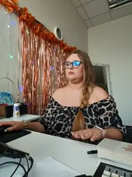 Juicy_PeachLux – Kamerová šou