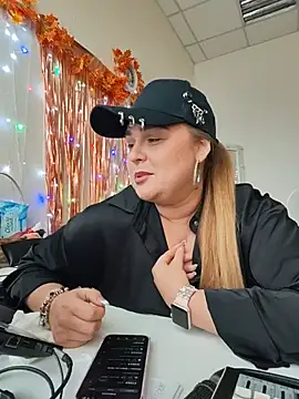 Juicy_PeachLux Webcamshow