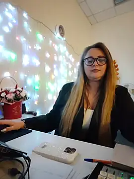 Juicy_PeachLux's Live XXX Chat
