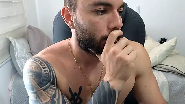 Show modela Isaac_Carter na web-kameri