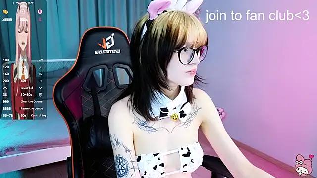 Setsunai_ Webcam-Show