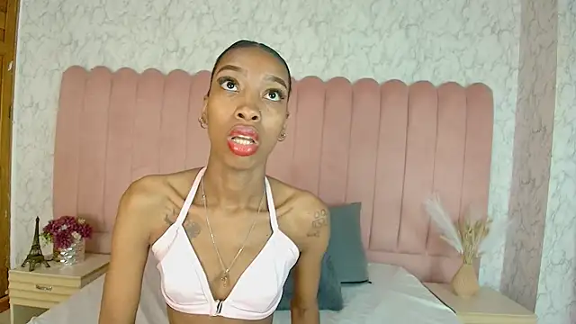 SCARLHETTBROWN's Live XXX Chat