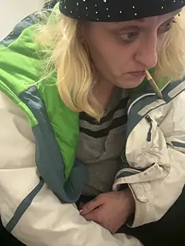 KITTYBOOBOOFUXX Live XXX-chat