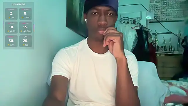 jay_secxret Show in webcam