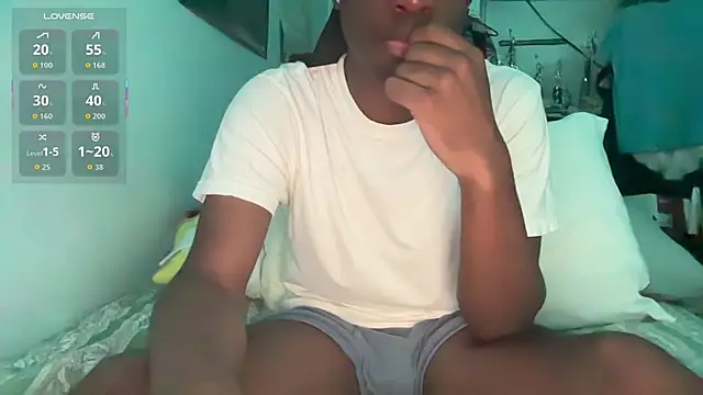 jay_secxret Show in webcam