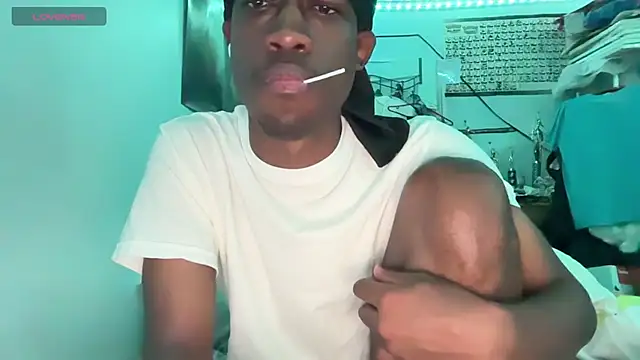 jay_secxret Show in webcam