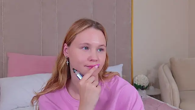 Show modela AmeliRoyse na web-kameri