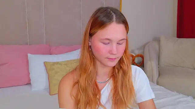 AmeliRoyse Show in webcam