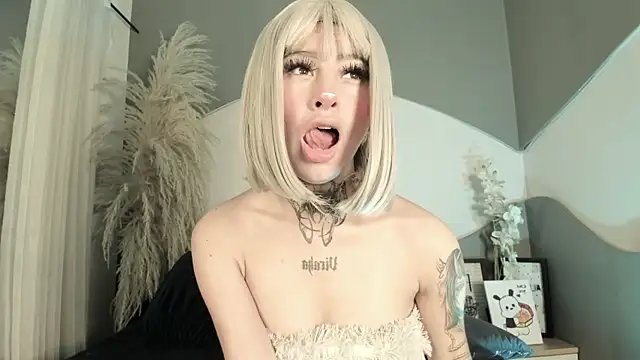 Zhally_Dee's Webcam Show