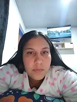esmeralda_jadees Show in webcam