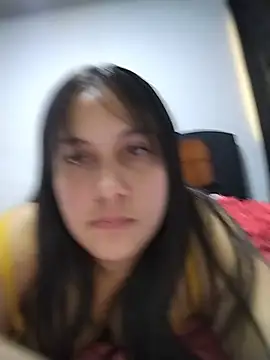 Chat +18 de esmeralda_jadees ao vivo
