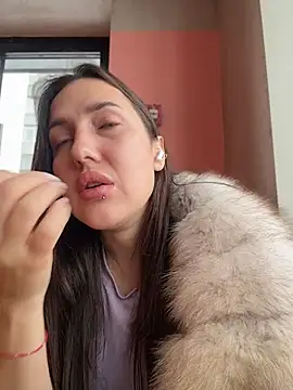 AleksandraRich Adlı Modelin Canlı XXX Sohbeti