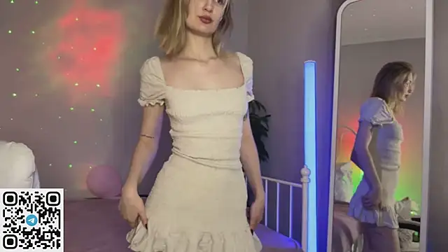 _Vikky_Moon_'s Live XXX Chat