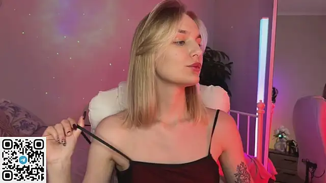XXX chat uživo modela _Vikky_Moon_