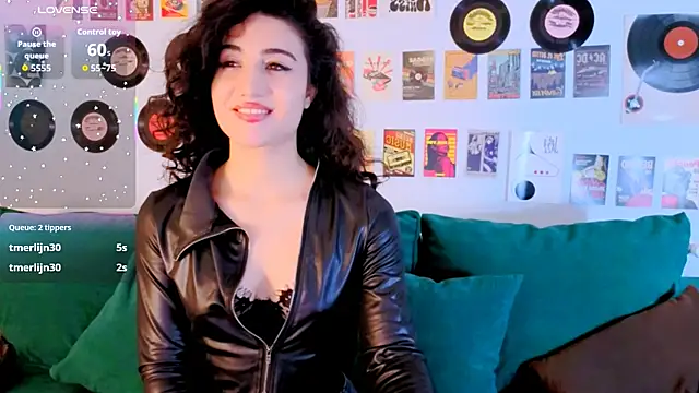 Maya_Rogerssn Webbikameraesitys