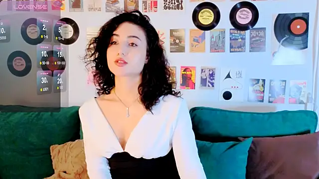 Maya_Rogerss Adlı Modelin Canlı XXX Sohbeti
