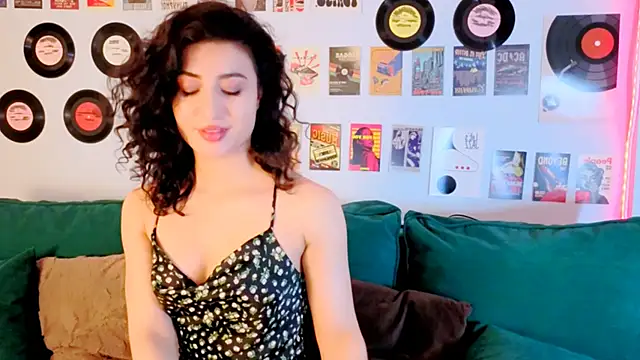 Maya_Rogerss Chat XXX in diretta