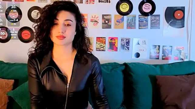 Chat +18 de Maya_Rogerss ao vivo