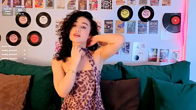 Maya_Rogerss Chat XXX in diretta