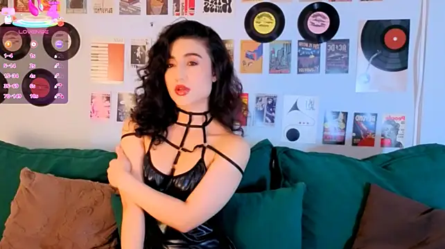 Maya_Rogerss Adlı Modelin Canlı XXX Sohbeti