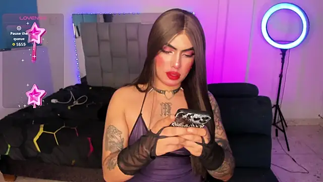 Sophie_whitexxx Show in webcam
