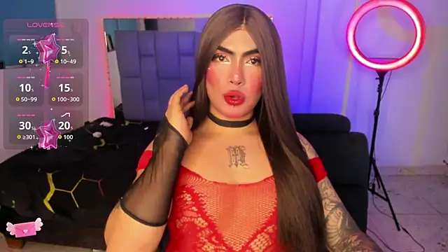 Show modela Sophie_whitexxx na web-kameri