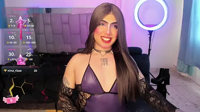 Show modela Sophie_whitexxx na web-kameri